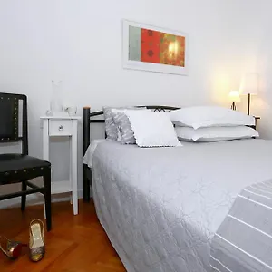 zadar-center-apartments.hotelinzadar.com/